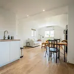 L Etage דירה *